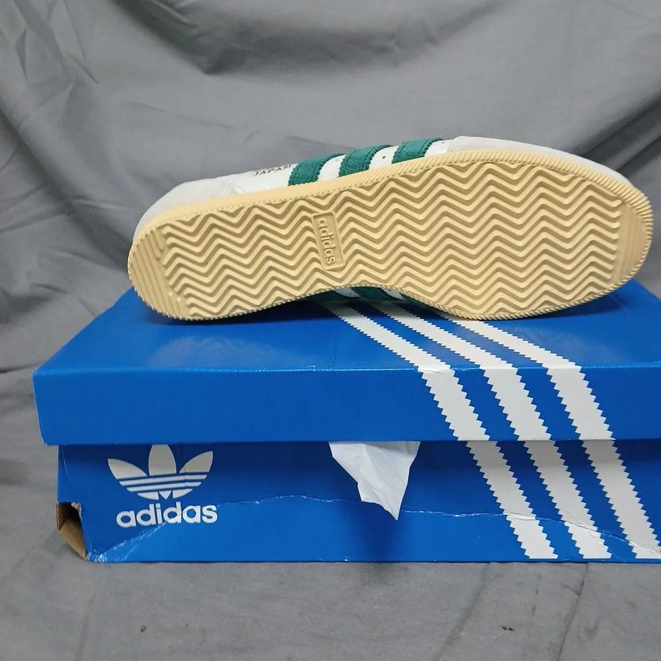 ADIDAS TRAINERS - WHITE WITH GREEN STRIPES (JAPAN EDITION) SIZE 7