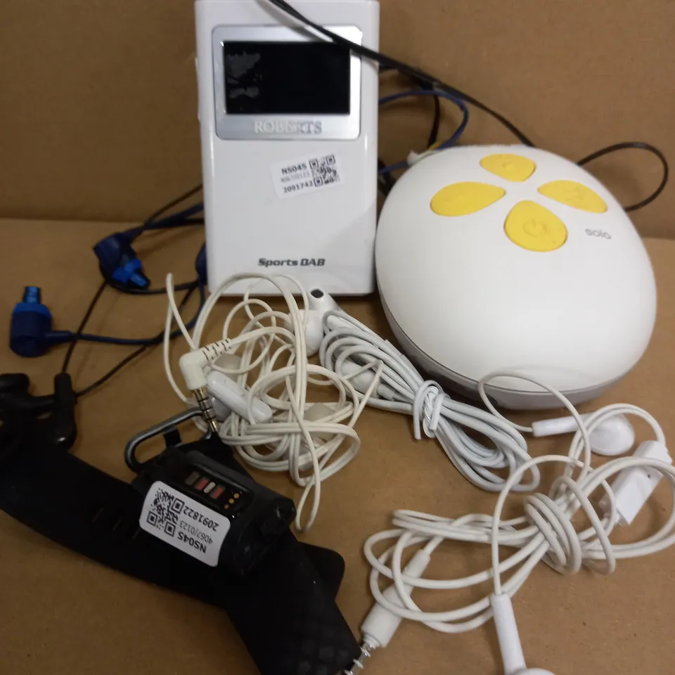 LOT OF APPROX. 6 ASSORTED ITEMS TO INCLUDE ROBERTS SPORTS DAB, WIRED HEADPHONES, FITBIT, MEDELA BREAST PUMP