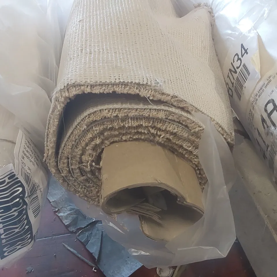 ROLL OF QUALITY STS HERITAGE LUXURY CARPET - APPROXIMATELY 3.12 x 5m