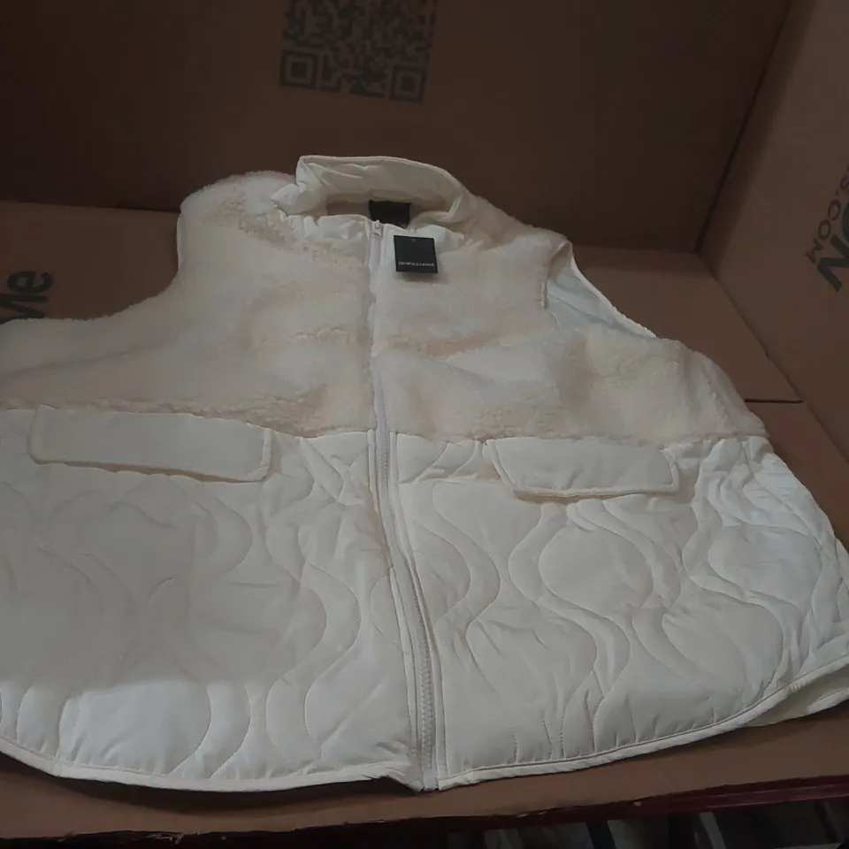 BOX CONTAINING APPROXIMATELY 7x BRAND NEW JD WILLIAMS CREAM BORG GILETS - SIZE 24