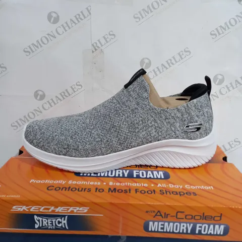 BOXED SKECHERS ULTRA FLEX TRAINERS, WHITE/BLACK - SIZE 11
