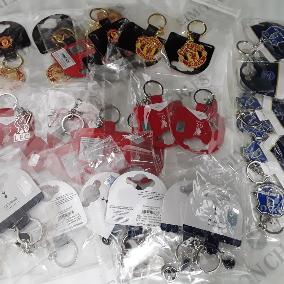 LOT OF APPROXIMATELY 30 ASSORTED FOOTBALL THEMED KEY RINGS 