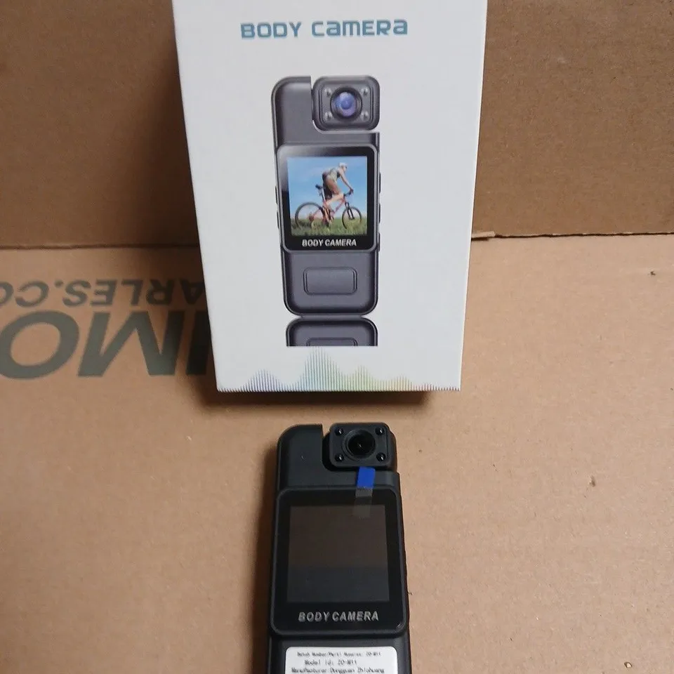 BOXED BODY CAMERA – MINI WEARABLE CAMERA WITH DISPLAY