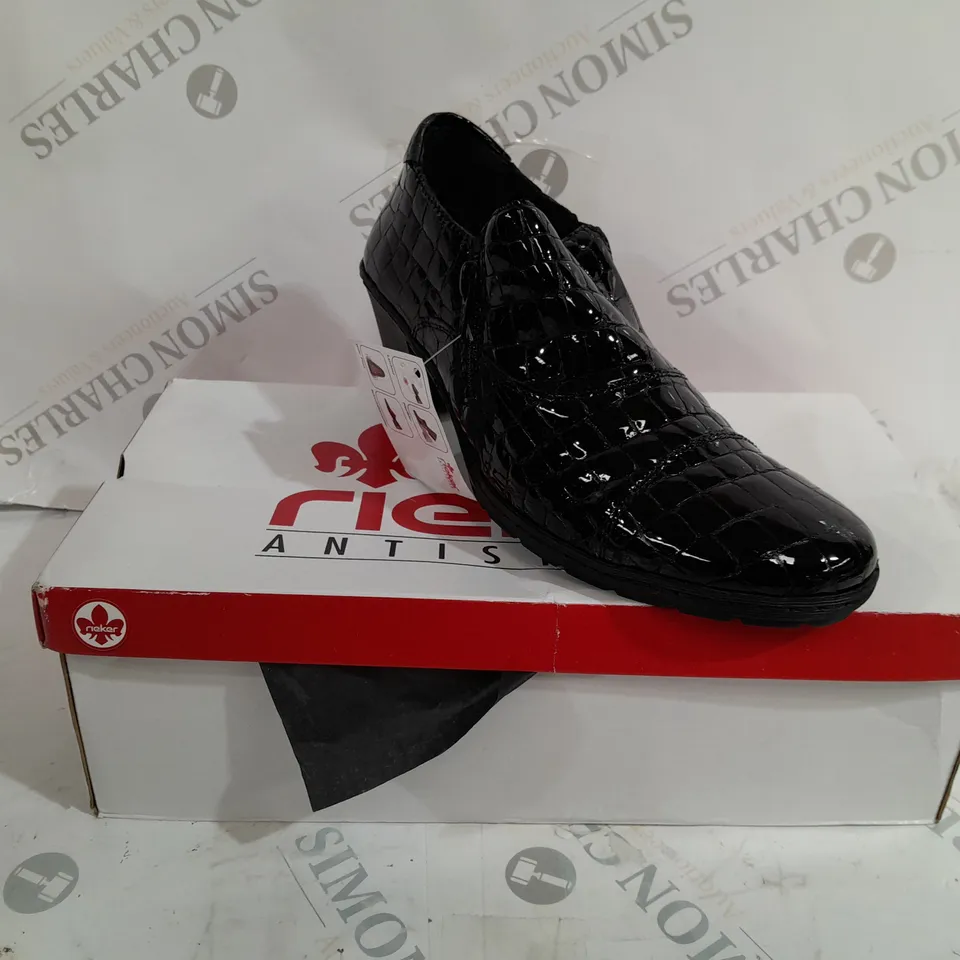 RIEKER LACE UP ANKLE BOOT 6.5