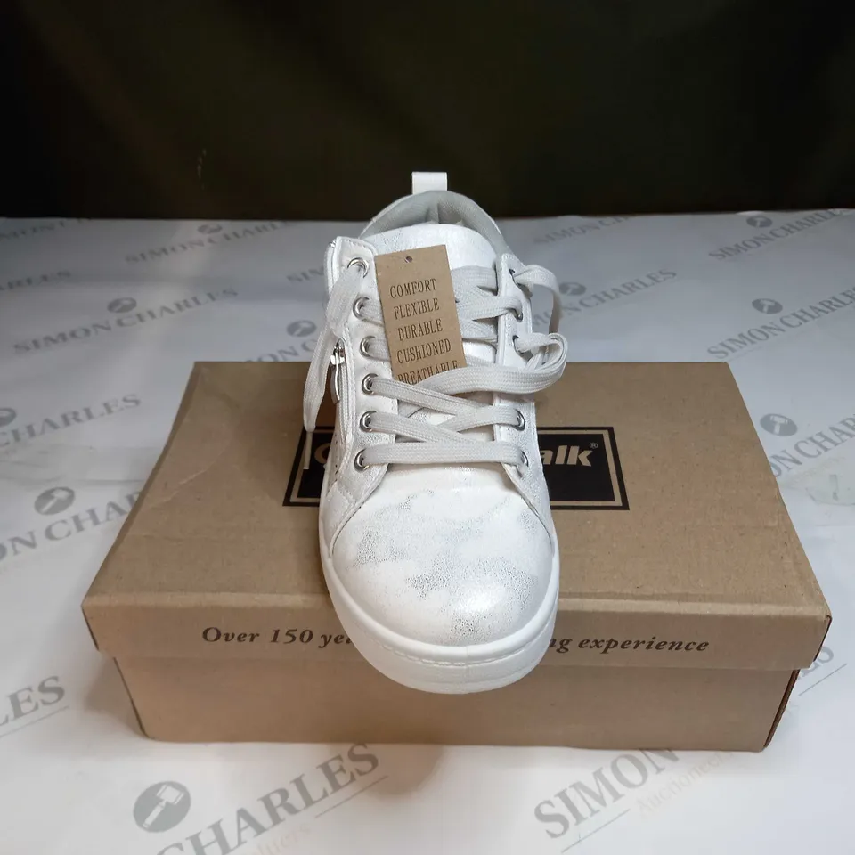 BOXED CUSHION WALK WHITE TRAINERS - SIZE 6