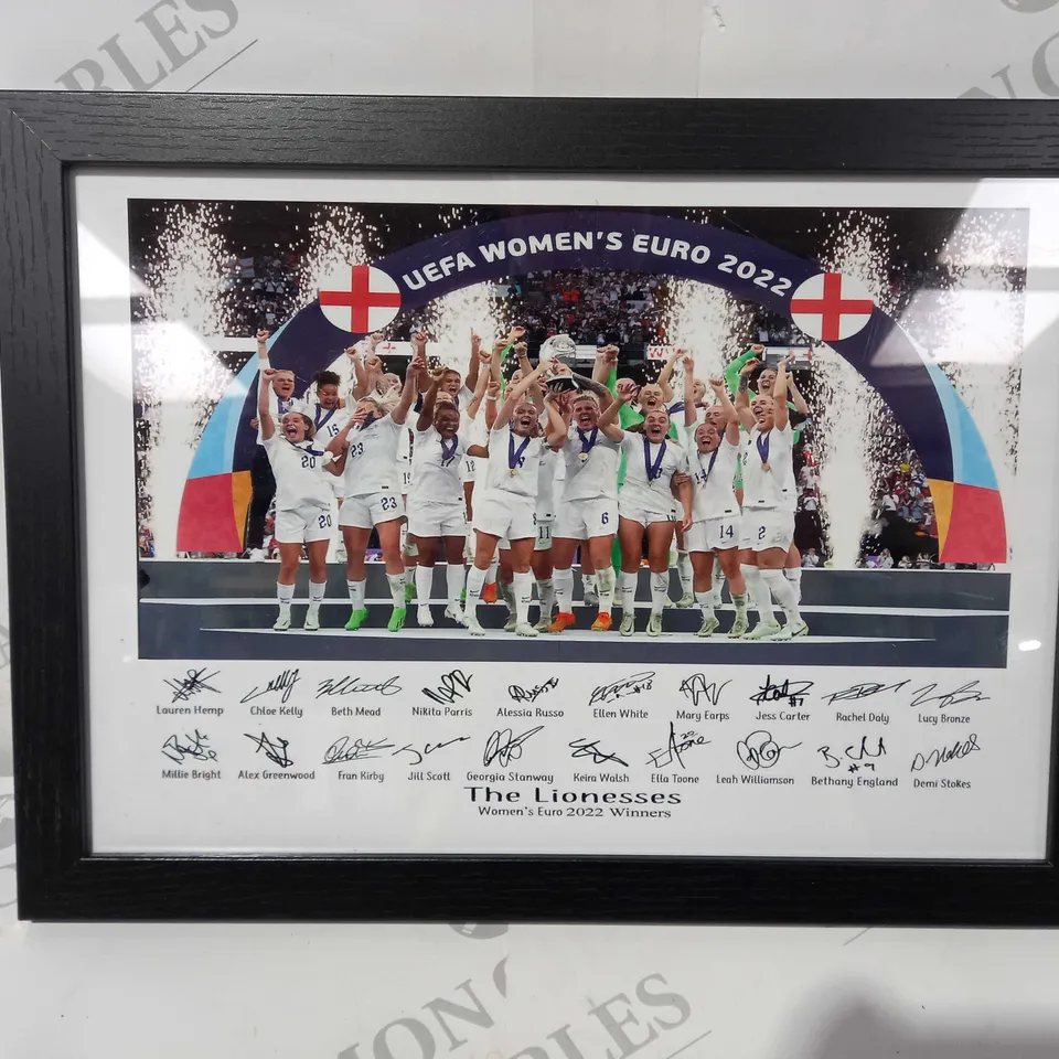 UEFA WOMENS EURO 2022 WINNERS ENGLEND PRINTED SIGNED FRAME PICTURE