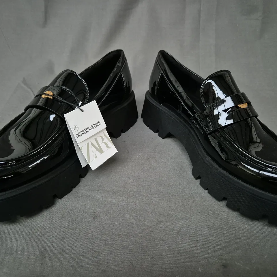 PAIR OF ZARA CHUNKY LOAFERS IN GLOSSY BLACK UK SIZE 8