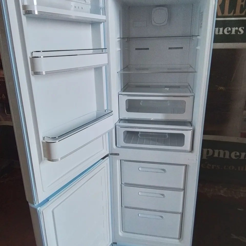 SMEG FREESTANDING 70/30 FRIDGE FREEZER IN BLUE - FAB32LPB5UK