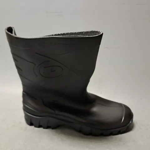 DUNLOP BLACK LINED WELLIES - SIZE 43