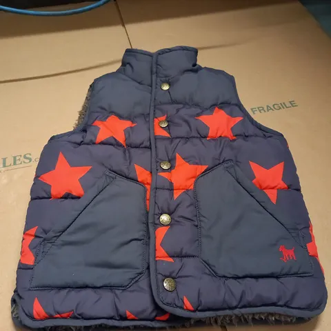 MINI BODEN BLUE/ORANGE STAR DETAIL FLUFFY PADDED GILET - 4-5 YEARS