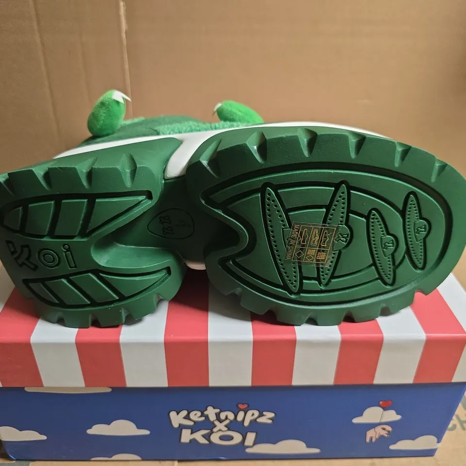 BOXED PAIR KOI X KETNIPZ BEANZILLA PLATFORM TRAINERS - GREEN, UK4