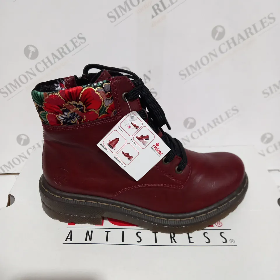 RIEKER RED INTEREST COLOUR BOOT SIZE 4 - BOXED