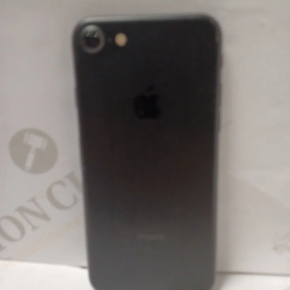 APPLE IPHONE 7 (A1778) SMARTPHONE