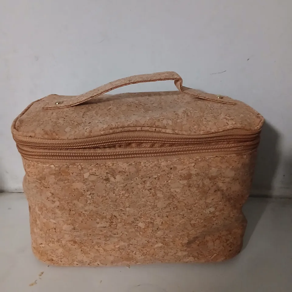 PALLET OF APPROXIMATELY 168 CORK TRAVEL COSMETIC BAG WITH ZIP & CARRY HANDLE