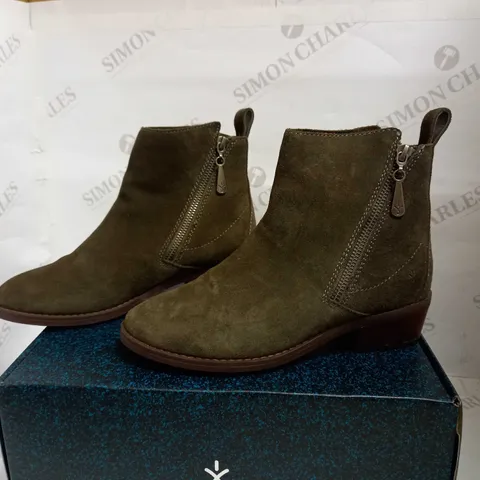 EMU AUSTRALIA WATERPROOF ANKLE BOOTS SIZE 4