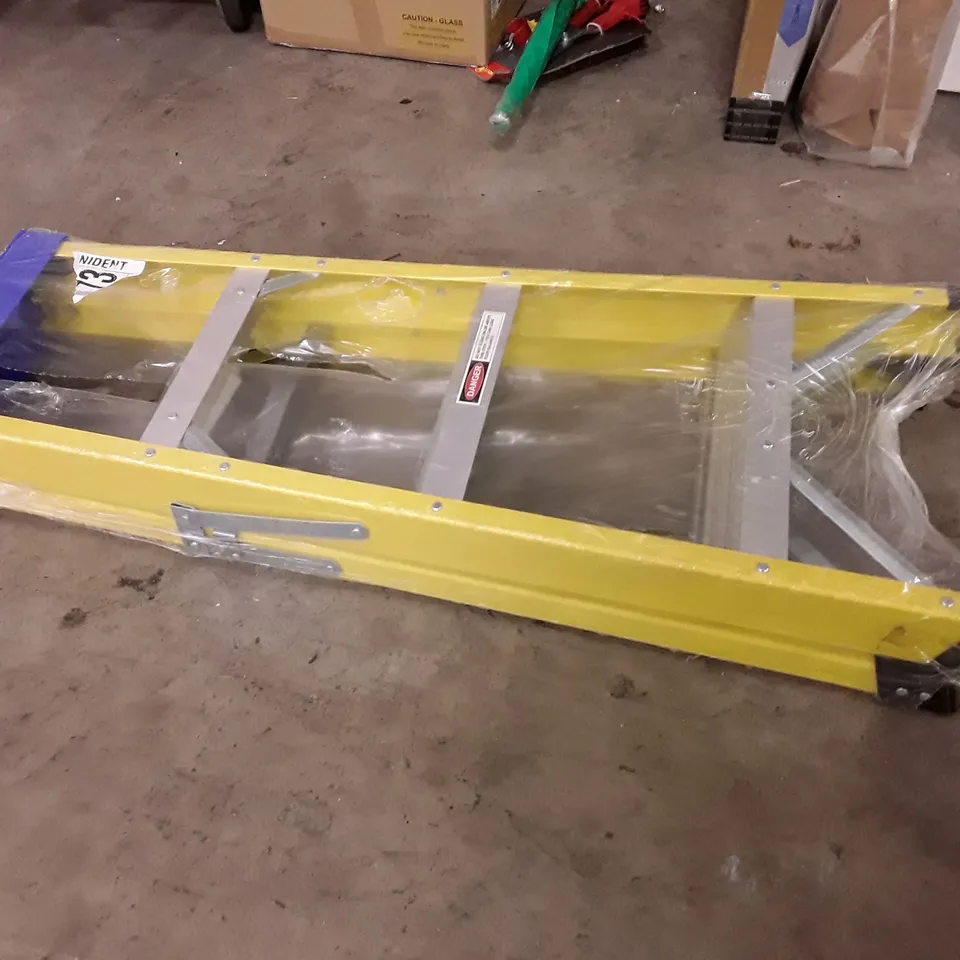 3 STEP STEPLADDER 