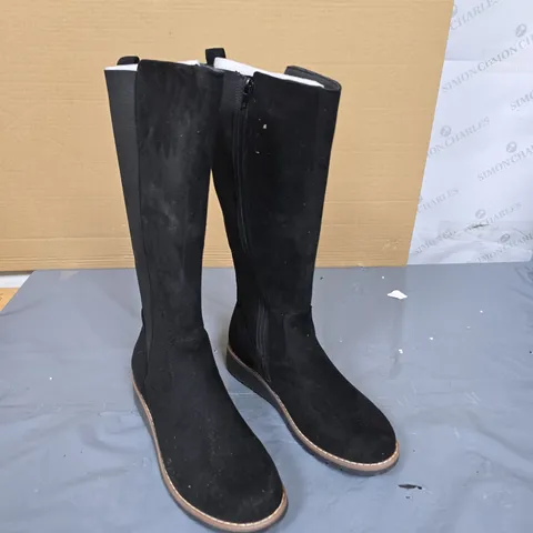 SHOES BY EMMA WOMEN'S BLACK SUEDE KNEE-HIGH BOOTS WITH ZIP - SIZE 7