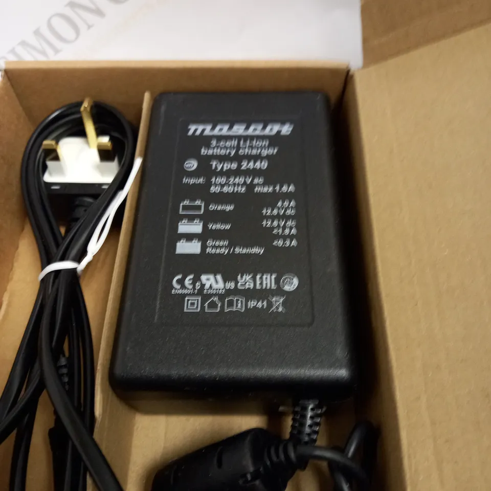 BOXED MASCOT 3-CELL LI-ION BATTERY CHARGER 