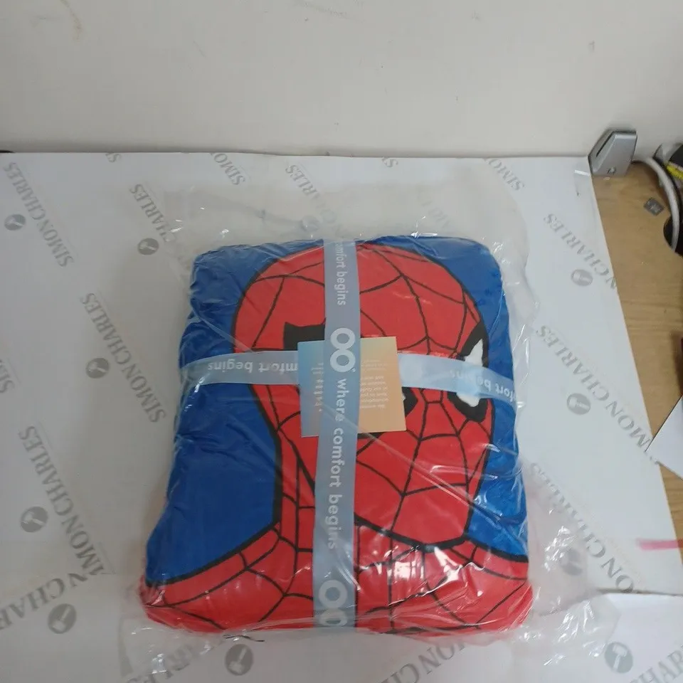 OODIE OVERSIZED WEARABLE BLANKET - SPIDERMAN