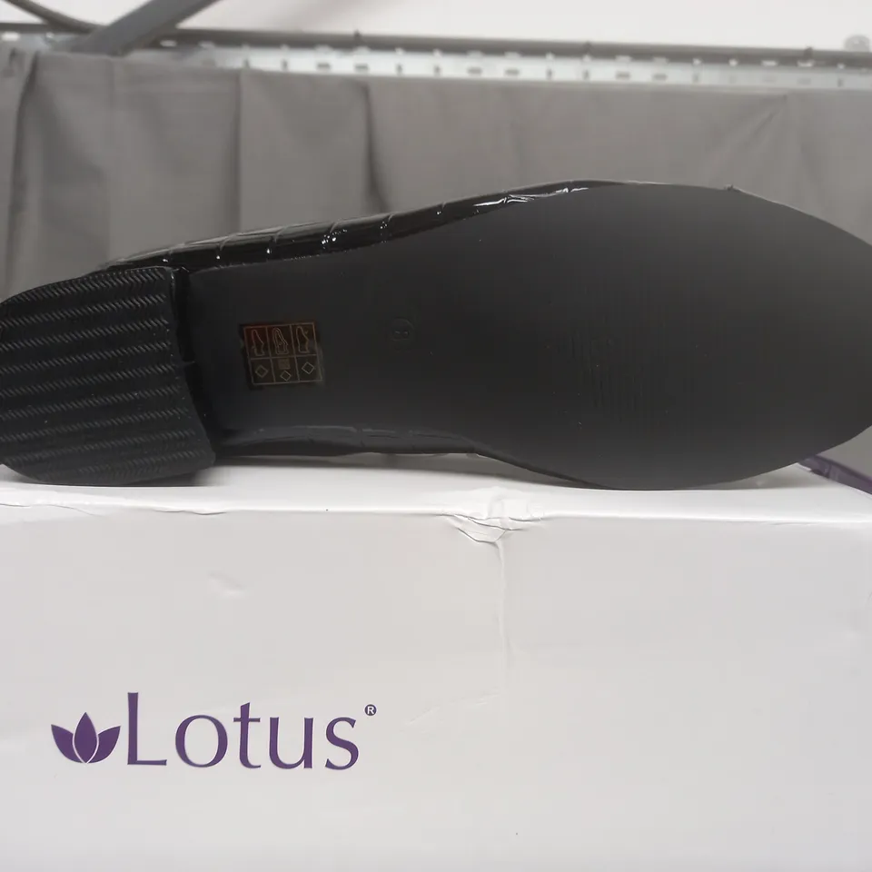 BOXED PAIR OF LOTUS BLACK LOW HEEL SHOES SIZE UK 8