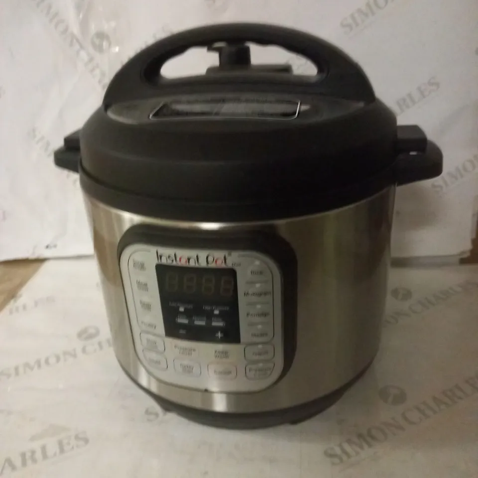 INSTANT POT DUO SMART PRESSURE COOKER