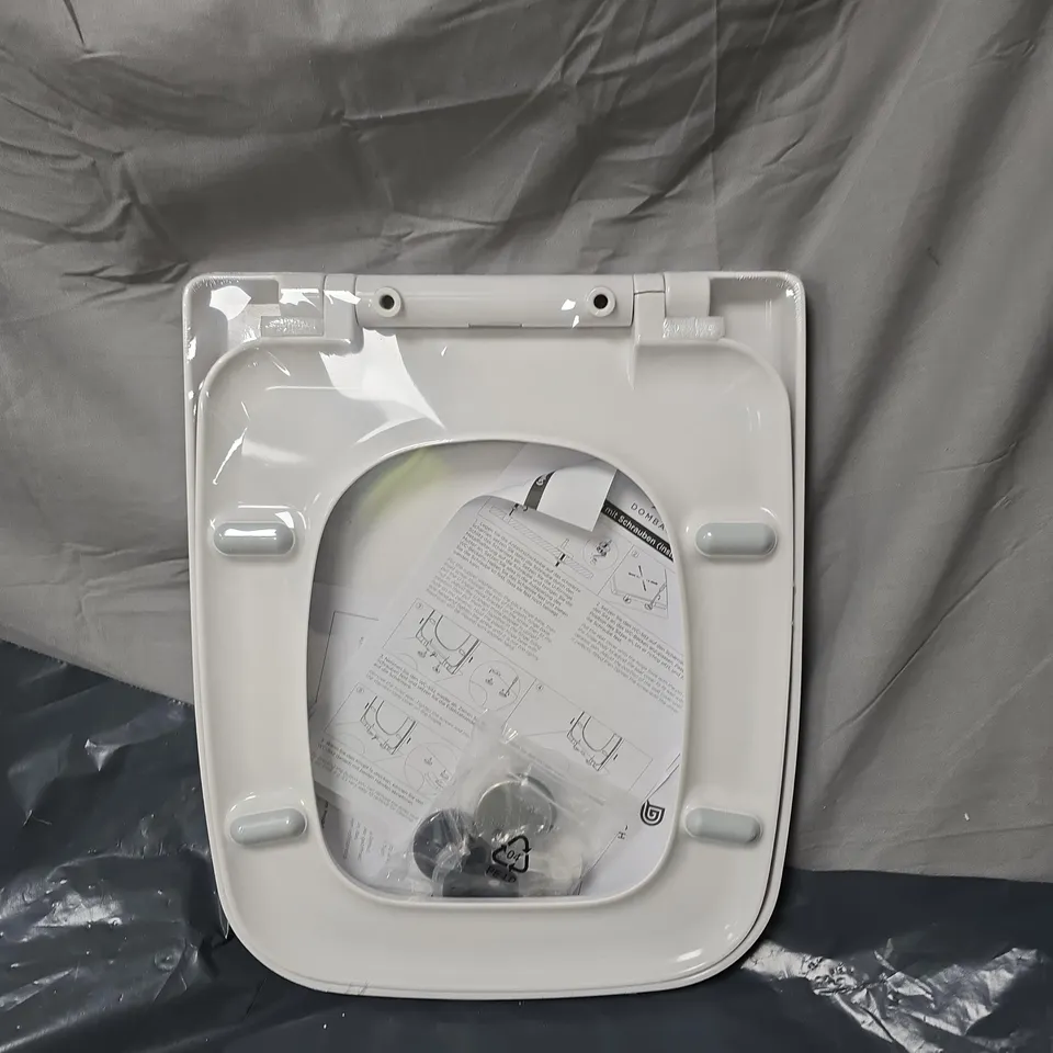 BOXED DOMBACH LAMERA TOILET SEAT 