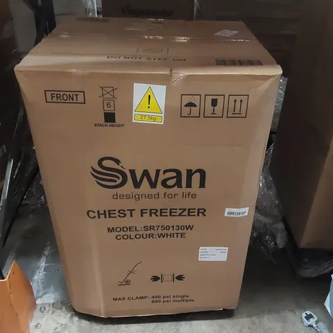 BOXED SWAN SR750130W 143L CHEST FREEZER - WHITE