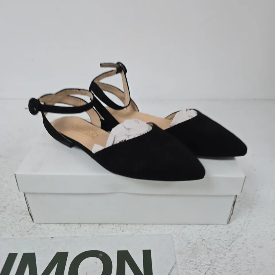 SPOT ON WOMEN’S BLACK ANKLE-STRAP FLATS – UK SIZE 3