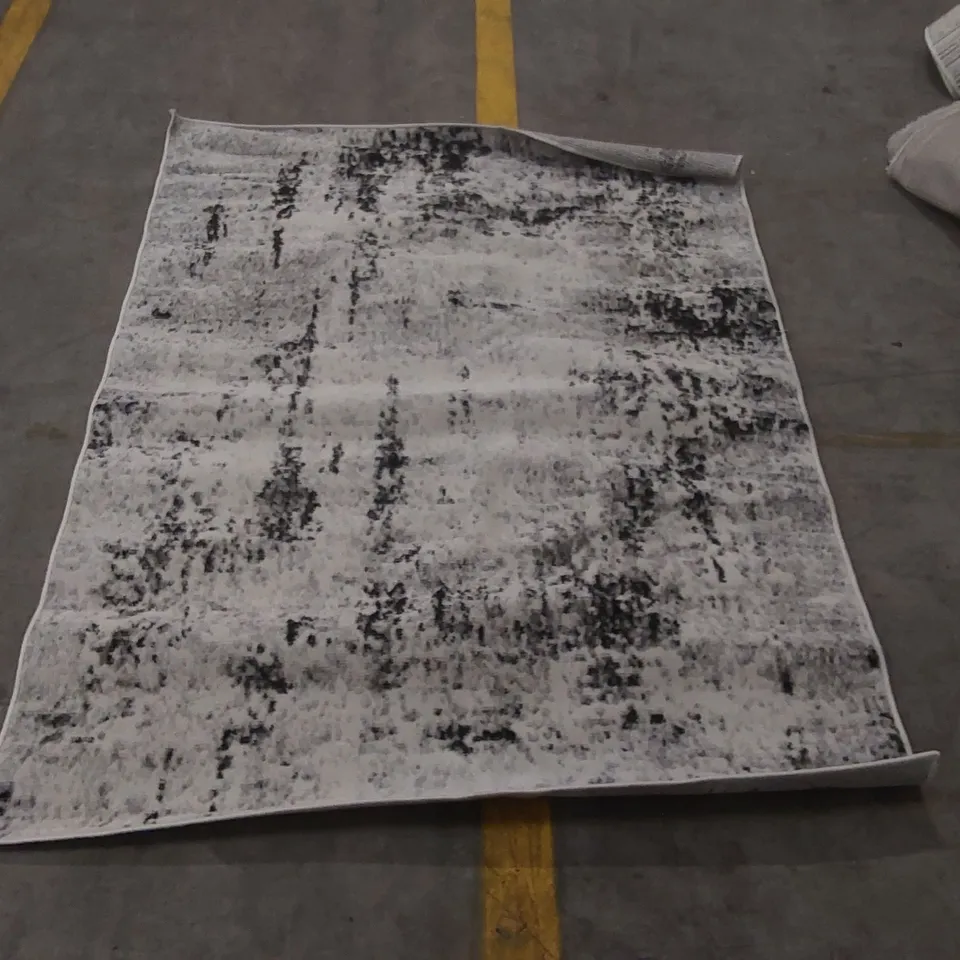 QUALITY ORIENTAL AREA RUG - 130 x 170cm