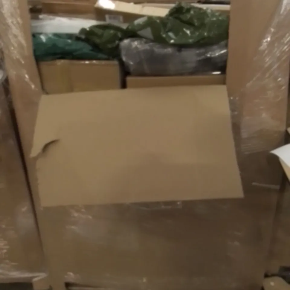 PALLET OF UNPROCESSED ITEMS TO INCLUDE KITCHEN TAP, BLINDER ROLLS, AND SHOWER CURTAIN ROD