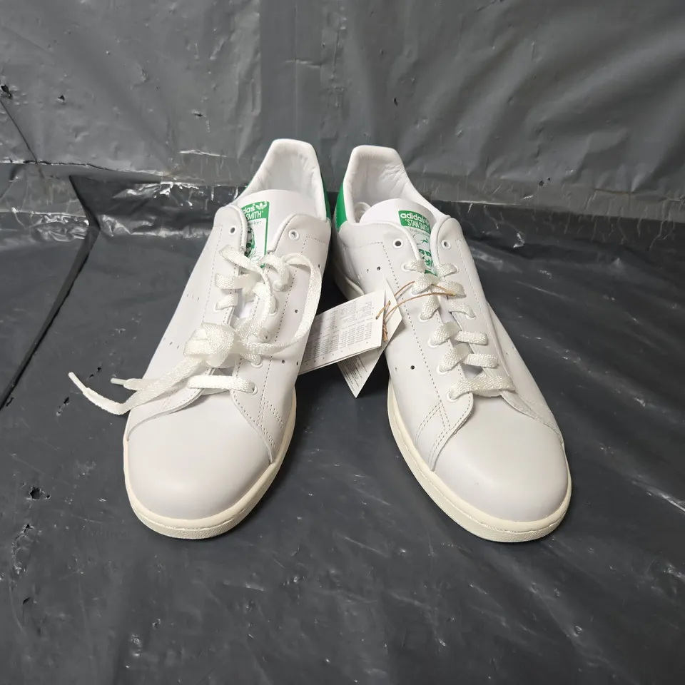 UNBOXED PAIR OF STAN SMITH 80 SHOES IN WHITE/GREEN - UK 11