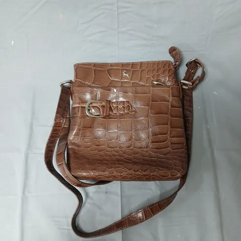 ASHWOOD BROWN CROCODILE-EMBOSSED CROSSBODY BAG WITH FRONT BUCKLE