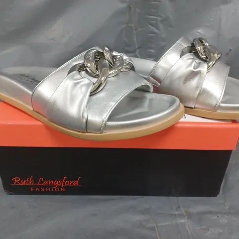 BOXED PAIR OF RUTH LANGSFORD CHAIN SLIDE SANDALS IN SILVER SIZE 6