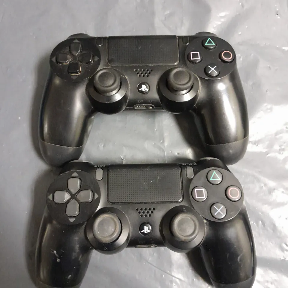 SET OF 2 PLAYSTION 4 CONTROLLERS 