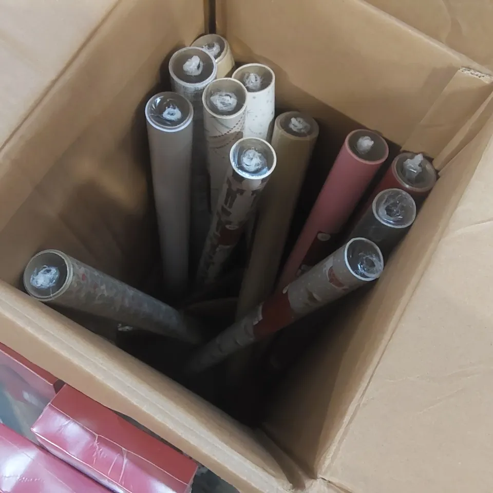 BOX CONTAINING A LARGE QUANTITY OF ASSORTED CHRISTMAS WRAPPING PAPER