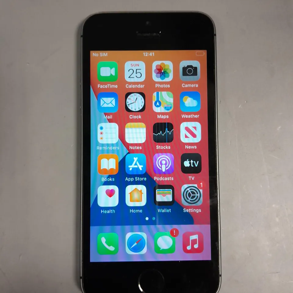 APPLE IPHONE 5 SE SMARTPHONE 