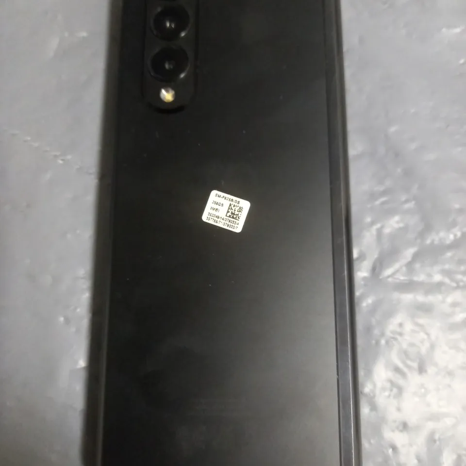 SAMSUNG GALAXY Z FOLD3