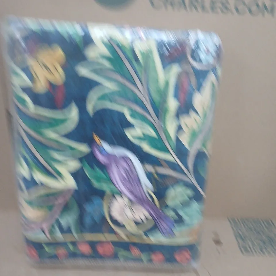 DECORATIVE TROPICAL BIRD RUG 