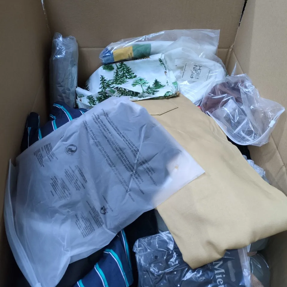LARGE BOX OF APPROXIMATELY 25 ASSORTED CLOTHING ITEMS IN VARIOUS COLOURS, STYLES AND SIZES - COLLECTION ONLY