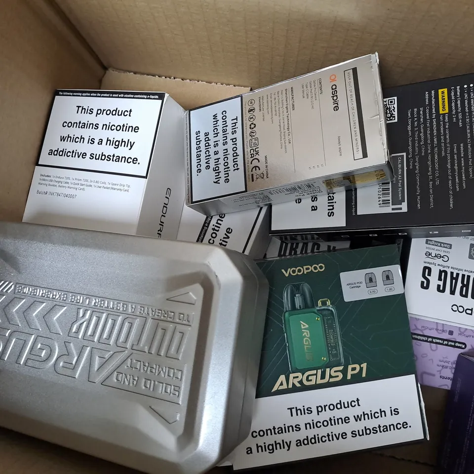 APPROXIMATELY 10 ASSORTED E-CIGARETTE PRODUCTS TO INCLUDE INNOKIN ENDURA T18-X. INNOKIN T20 S, VOOPOO DRAG X 