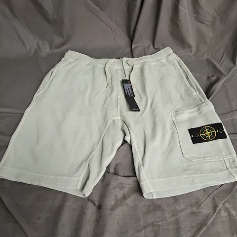 STONE ISLAND POCKET SHORTS IN PALE MINT SIZE XL