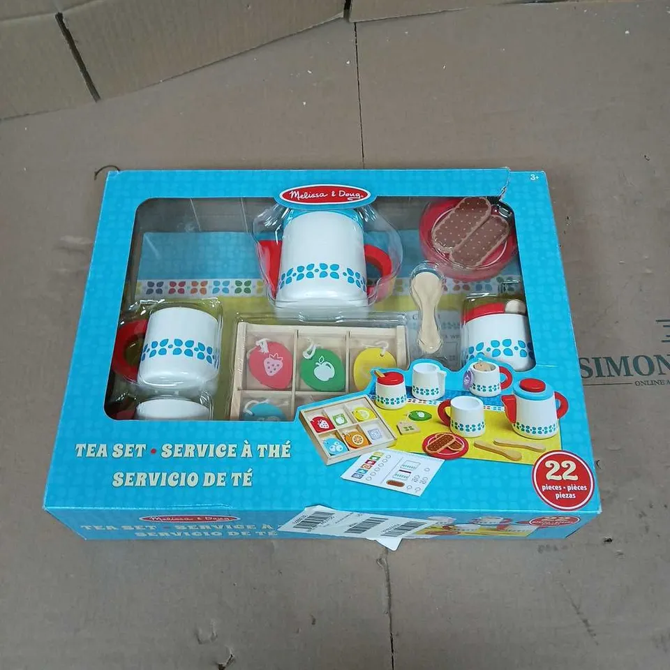 WOODEN MELISSA & DOUG TEA SET RRP £35