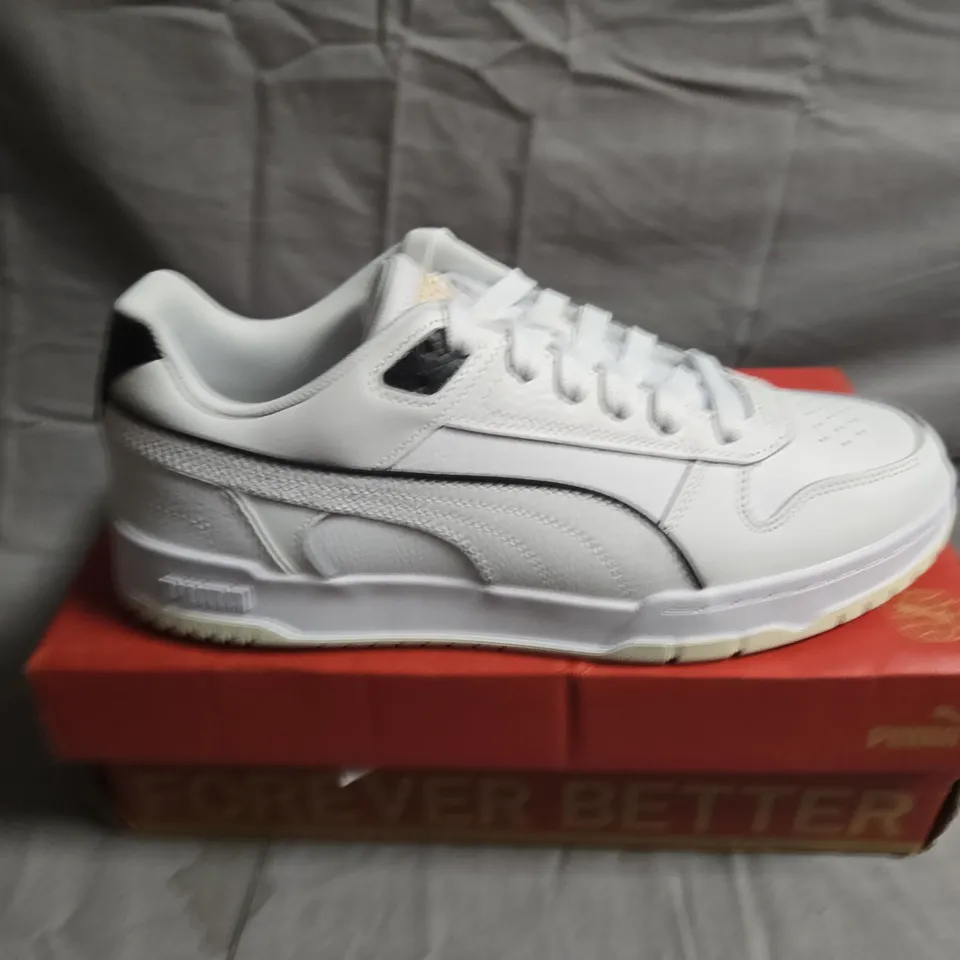 BOXED PAIR OF PUMA GAME LOW TRAINERS - UK SIZE 7 