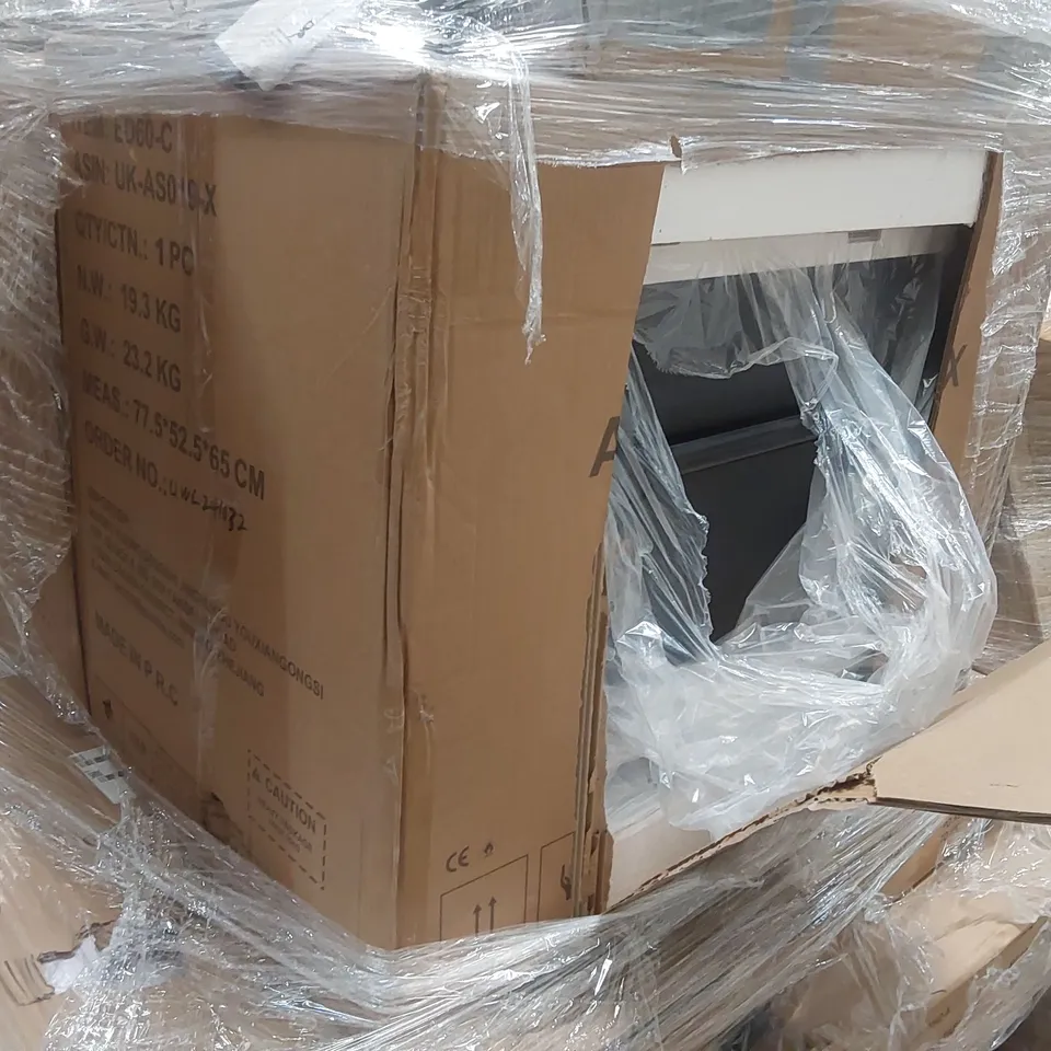 PALLET CONTAINING A LARGE QUANTITY OF ASSORTED CONSUMER PRODUCTS INCLUDING: DRESSING TABLES W/CHAIRS, FOOD PROCESSOR, CAR FRIDGE ECT