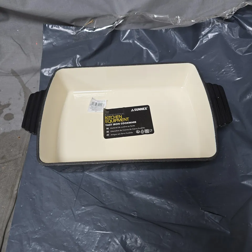 SUNNEX CAST IRON COOKWARE DISH IN BLACK 28CM