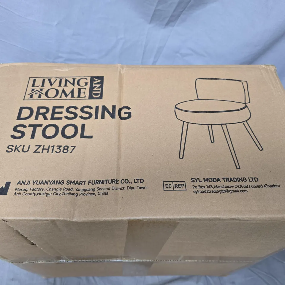 LIVING HOME DRESSING STOOL – BOXED