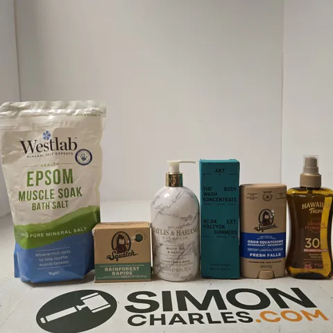 TOTE OF APPROXIMATELY 15 ASSORTED BEAUTY PRODUCTS INCLUDING WESTLAB BATH SALT, DR SQUATCH NATURAL SOAP AND BAYLIS & HARDING HAND WASH