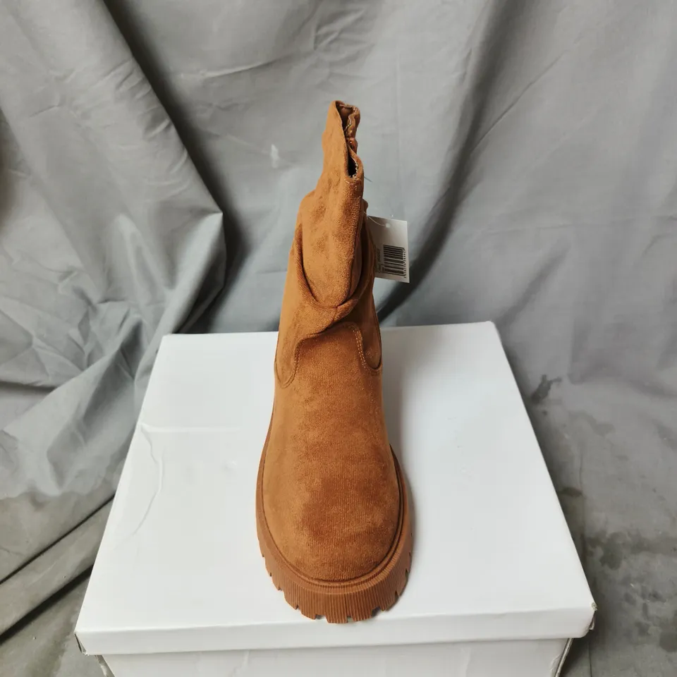 EMMA BRAND WOMEN'S BROWN SUEDE ANKLE BOOT WITH LUG SOLE . UK SIZE 5