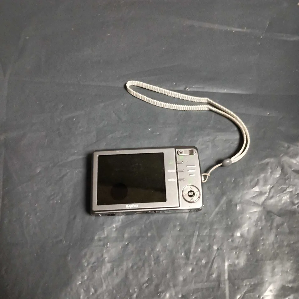 SANYO DIGITAL CAMERA X1220 , 12.1MP, 8X OPTICAL ZOOM