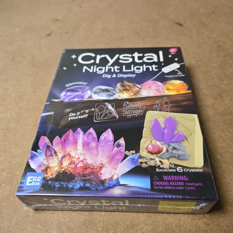 BOX OF APPROXIMATELY 25 ASSORTED TOYS INCLUDING CRYSTAL NIGHT LIGHT AND SF3500 LARGE SCREEN PLAYER